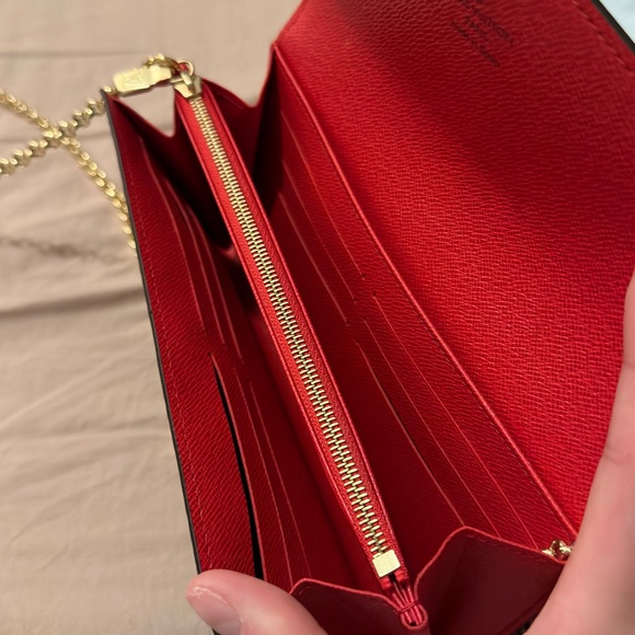 Louis Vuitton Wallet - Picture 4 of 7